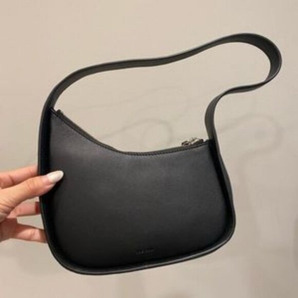 THE ROW Leather shoulder bag - Compact and convenient for travel - Picture 1 of 5